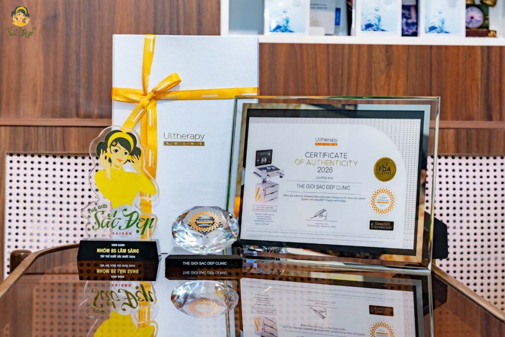 Read more about the article BÁC SĨ MẬP HỒNG CÙNG MỸ VIỆN THẾ GIỚI SẮC ĐẸP VINH DỰ ĐẠT CHỨNG NHẬN TRUNG TÂM ULTHERAPY PRIME CHÍNH HÃNG 