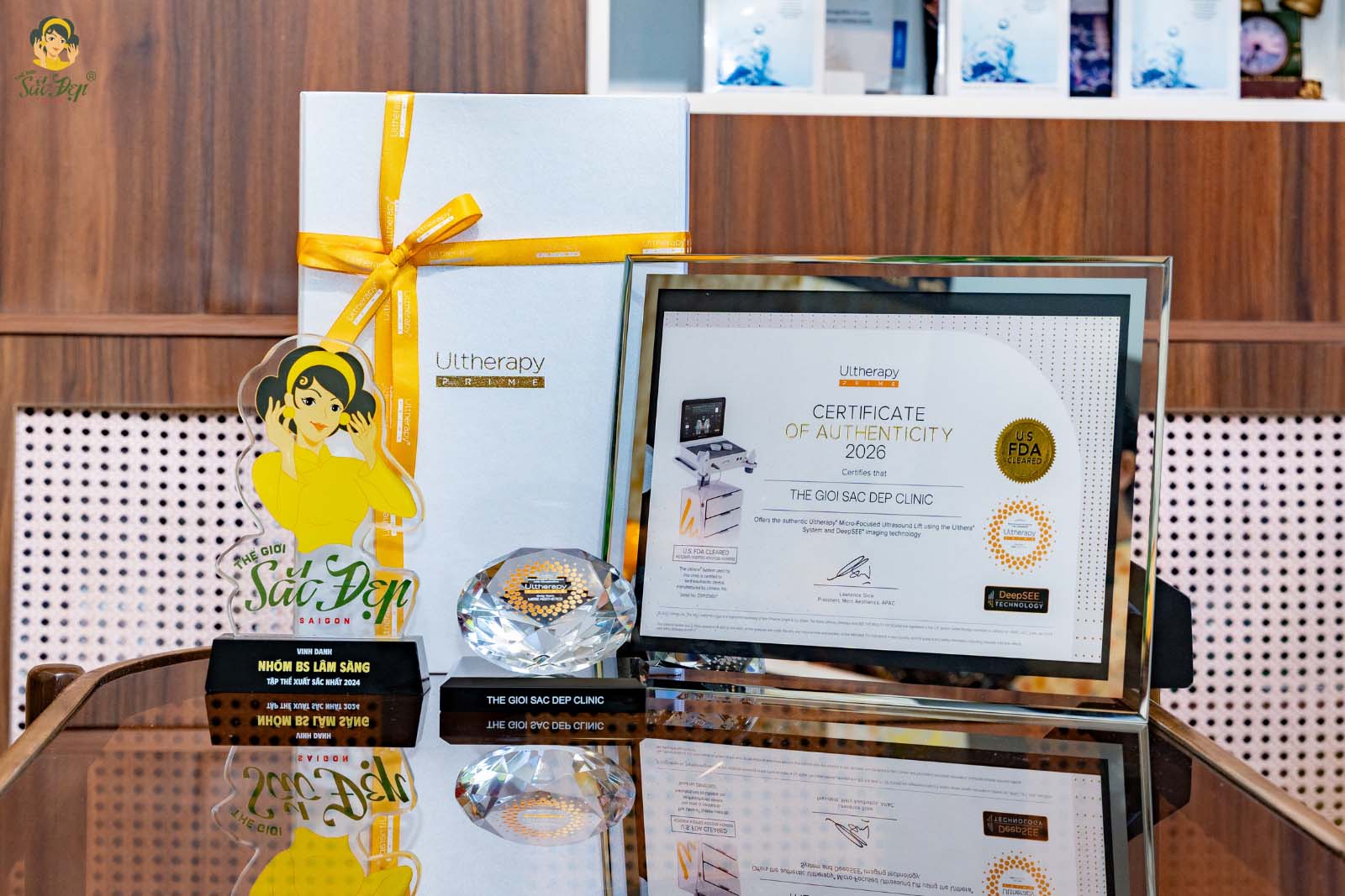 BÁC SĨ MẬP HỒNG CÙNG MỸ VIỆN THẾ GIỚI SẮC ĐẸP VINH DỰ ĐẠT CHỨNG NHẬN TRUNG TÂM ULTHERAPY PRIME CHÍNH HÃNG 
